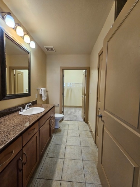 Bathroom 2-1