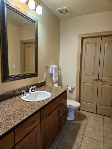 Bathroom 2-2